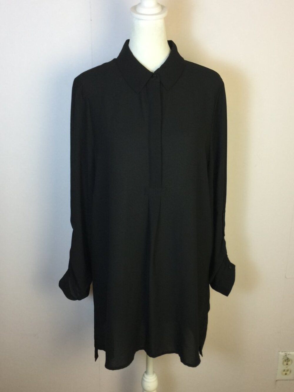 Pleione Blouse Tunic Shirt Top Sz L Womans Black Roll Tab Sleeve Collared Button